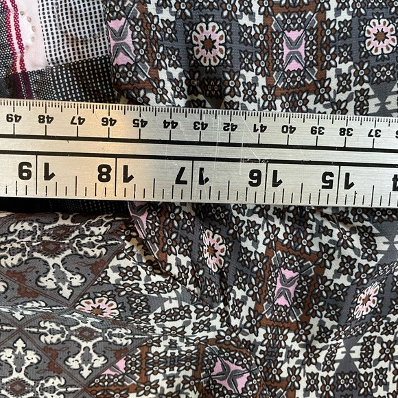 Charlotte Russe Shift Mini Dress Boho Silky Sheer Size S Multi-Color Geo Print - Picture 8 of 11